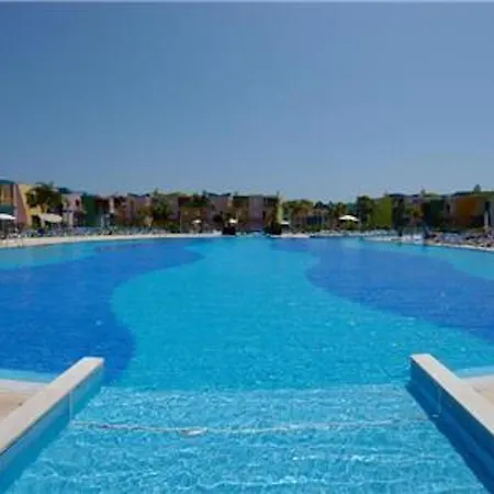 Charming Orada 2-bedroom Duplex With Shared Pool Sleeps 6 Apartmán