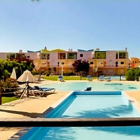 Appartamento Charming Orada 2-bedroom Duplex With Shared Pool Sleeps 6 Albufeira