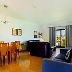 Charming Orada 2-bedroom Duplex With Shared Pool Sleeps 6 アルブフェイラ